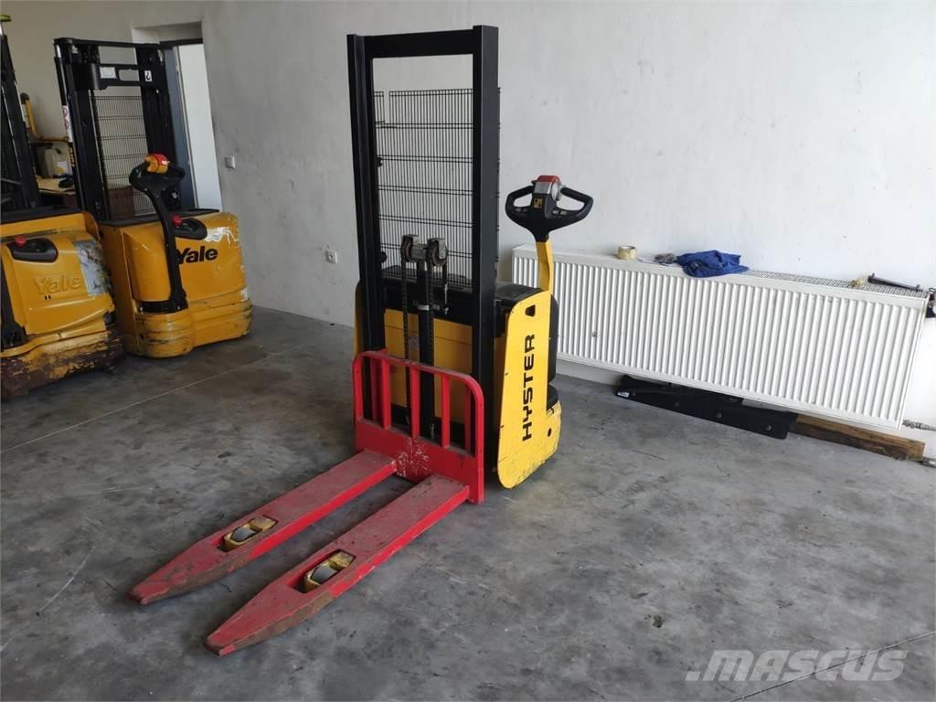 Hyster S1.0E Yaya kumandali istif makinasi