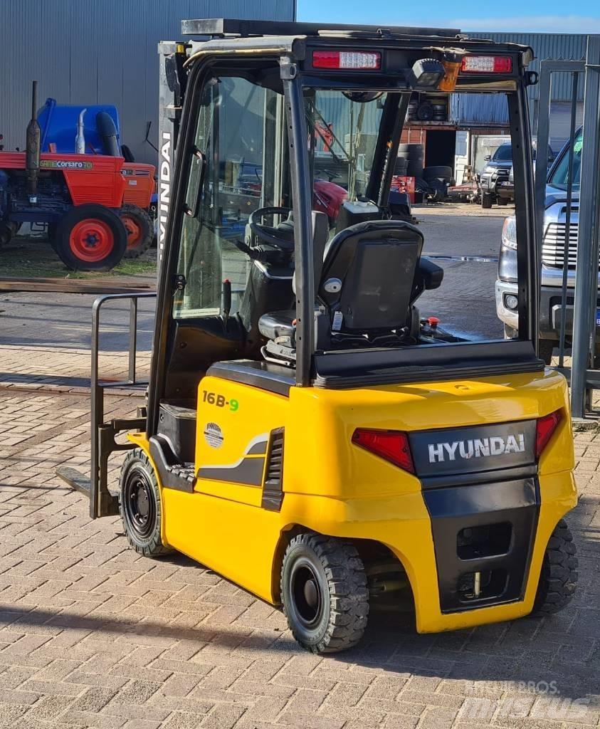 Hyundai 16 B-9 Elektrikli forkliftler