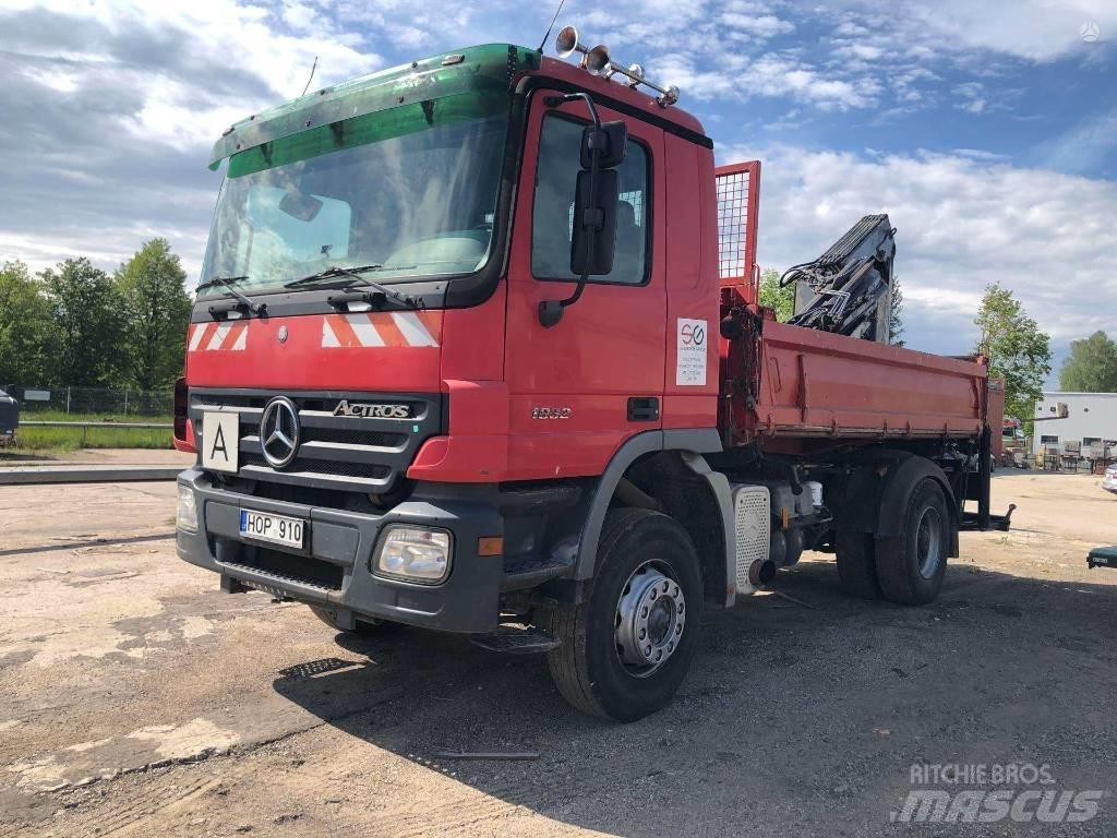 Mercedes-Benz 1832 Araç üzeri vinçler