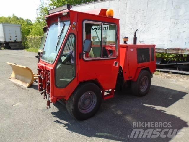 Trackless MTV Diger kar ve yol makinalari