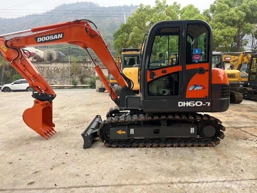 Doosan DH 60-7 Mini ekskavatörler, 7 tona dek