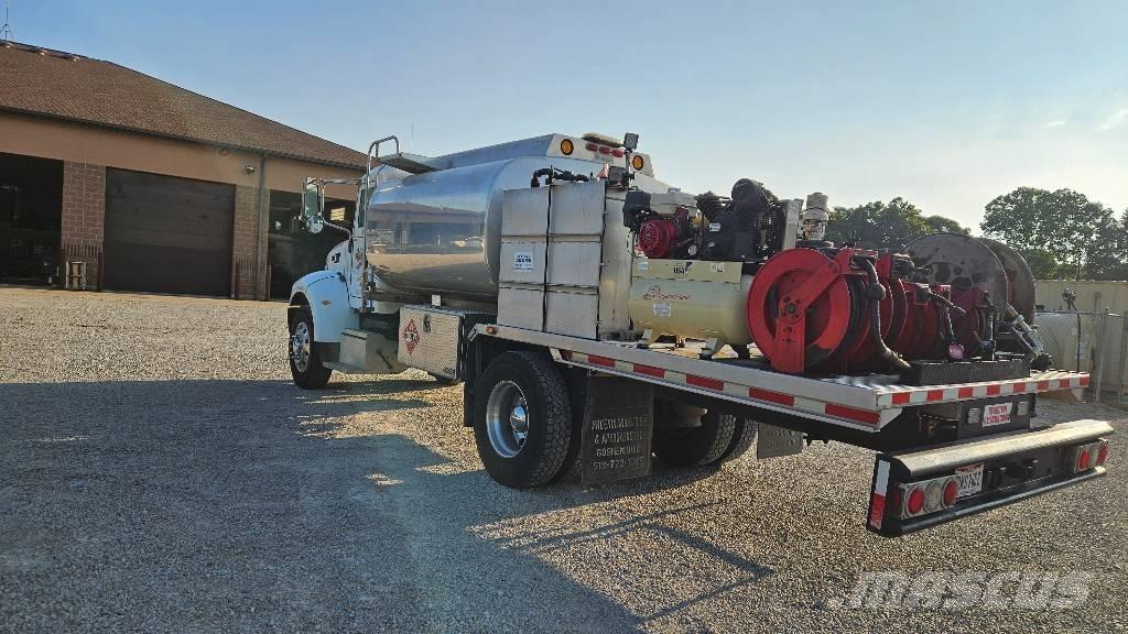 Peterbilt PB335 Tankerli kamyonlar