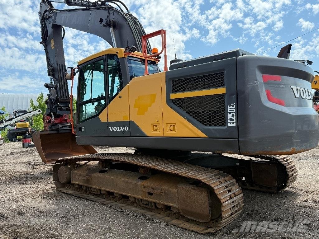 Volvo EC 250 E Paletli ekskavatörler