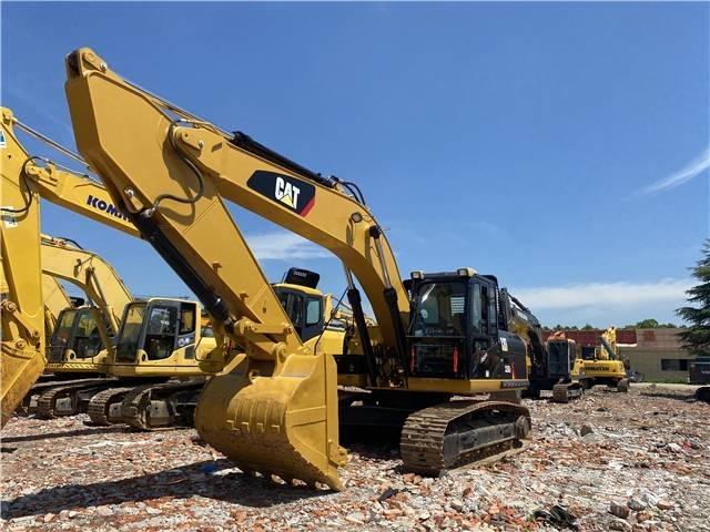 CAT 326D Paletli ekskavatörler