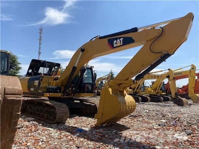 CAT 326D Paletli ekskavatörler