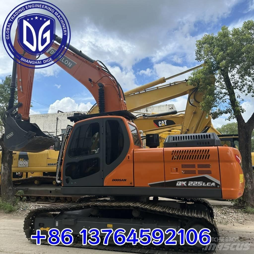 Doosan DX 225 LCA Paletli ekskavatörler