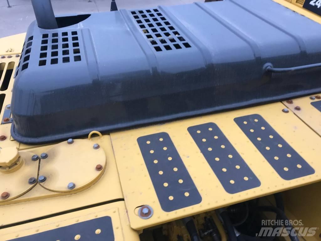 Komatsu PC 220-8 Paletli ekskavatörler
