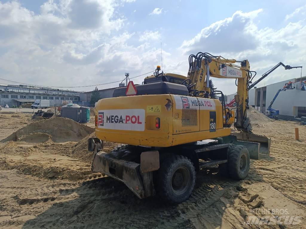 Komatsu PW180-7E0 Lastik tekerli ekskavatörler