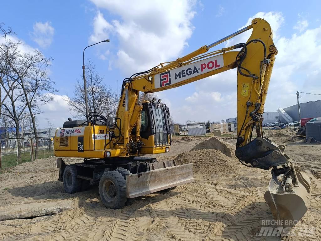 Komatsu PW180-7E0 Lastik tekerli ekskavatörler