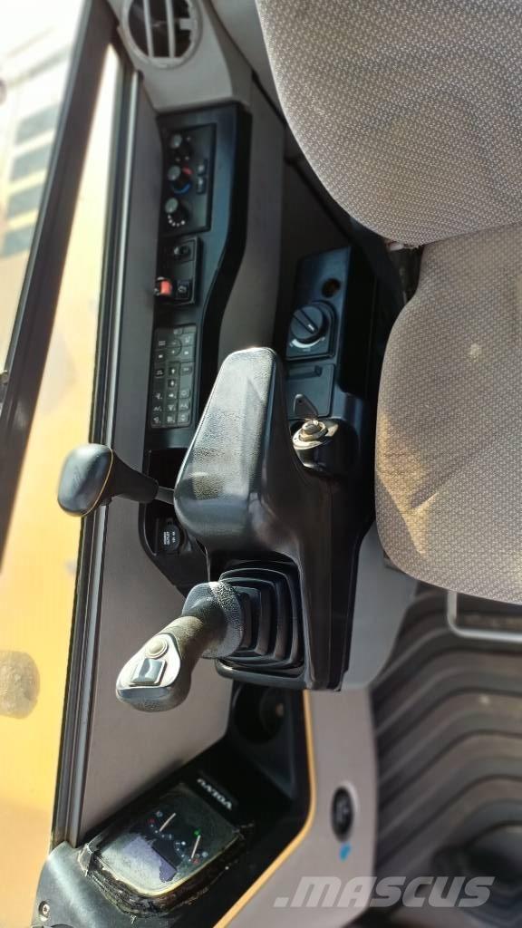 Volvo ECR88D Paletli ekskavatörler