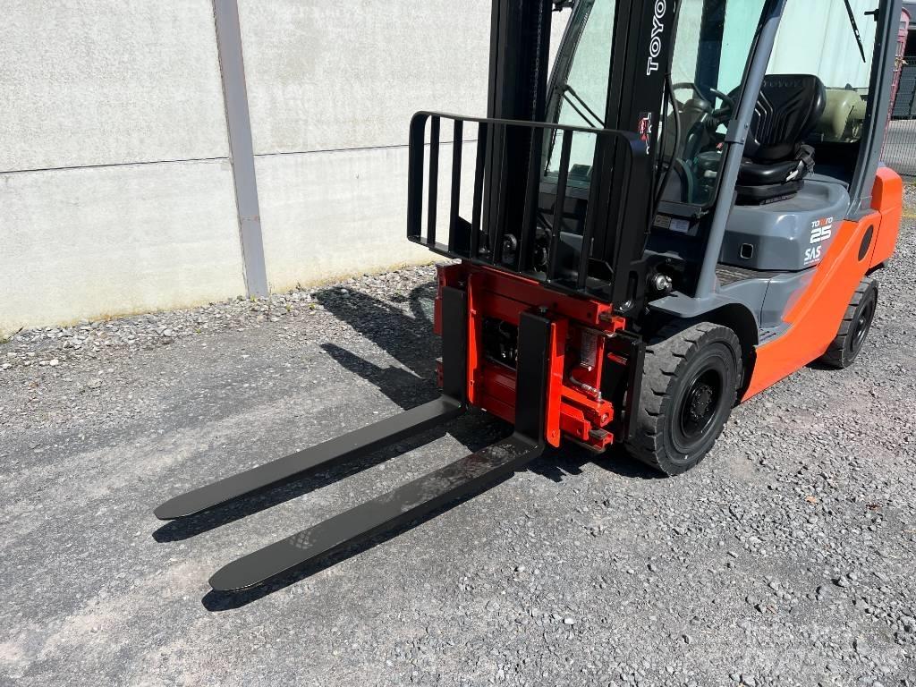 Toyota 02-8FGF25 LPG'li forkliftler