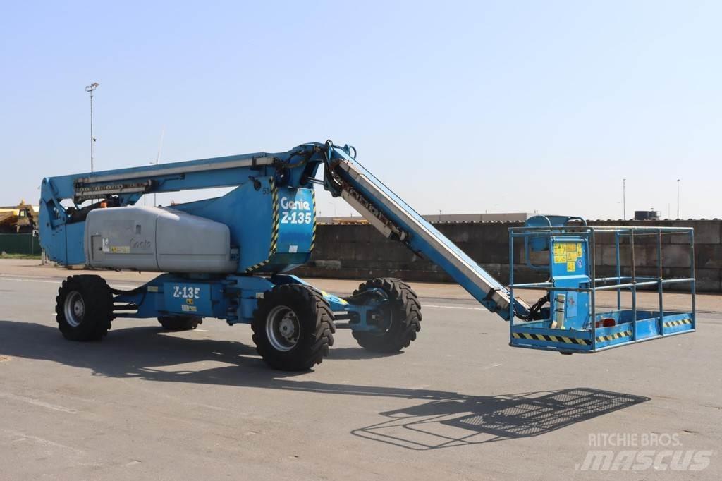 Genie Z135 Körüklü personel platformları