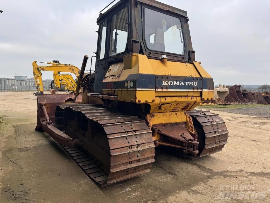 Komatsu D63E-1 Paletli dozerler