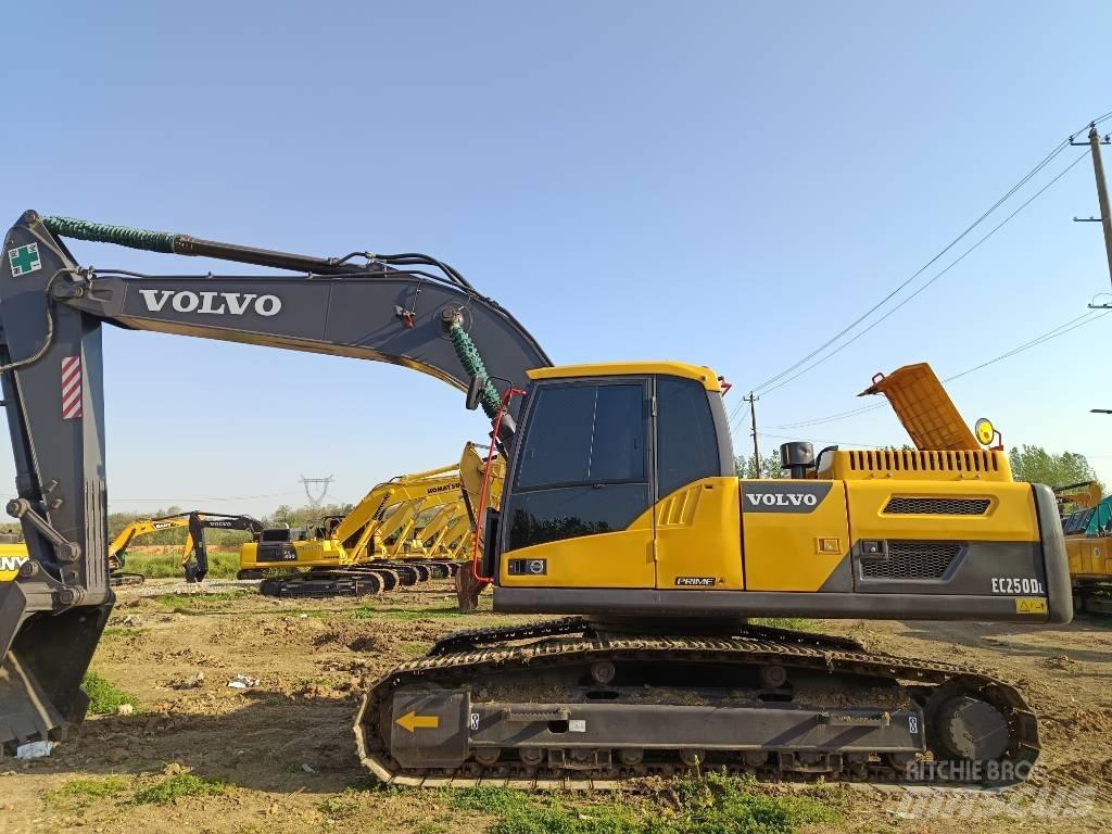 Volvo EC 250 Paletli ekskavatörler
