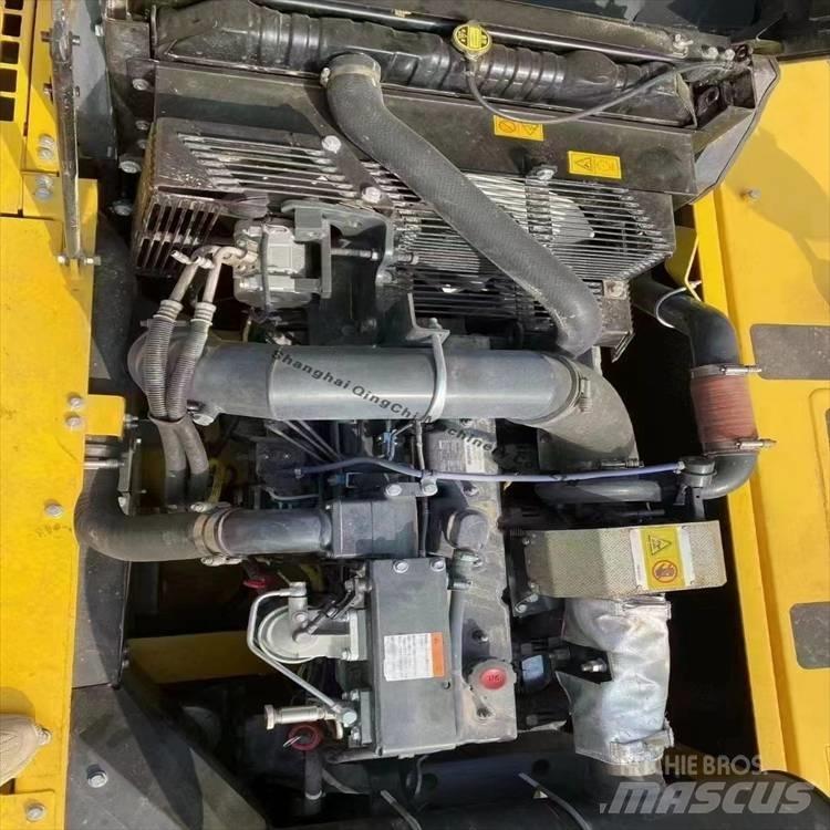 Komatsu 350 Paletli ekskavatörler