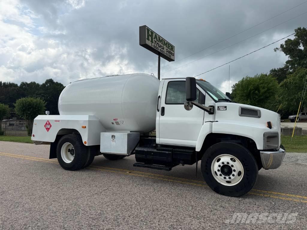 GMC C7500 Tankerli kamyonlar
