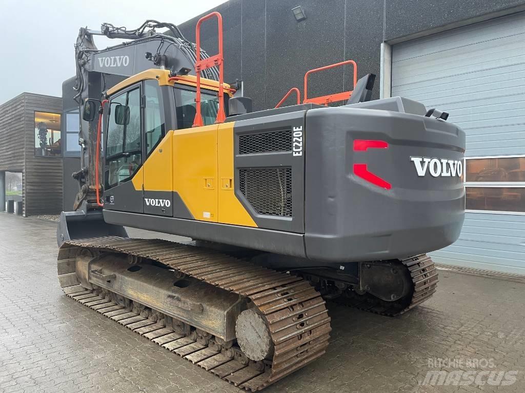 Volvo EC220E Paletli ekskavatörler