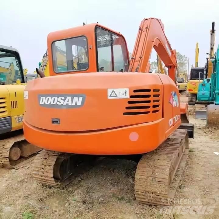 Doosan DH70-7 Paletli ekskavatörler