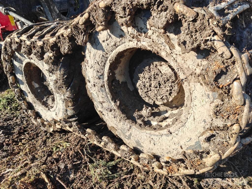 Komatsu 875 Tomruk yükleyici traktörler