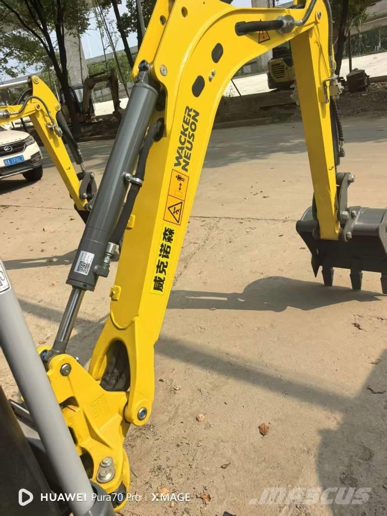 Wacker Neuson EZ 20 Paletli ekskavatörler