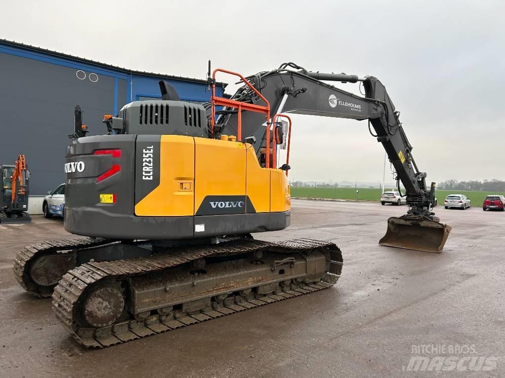 Volvo ECR 235 E Paletli ekskavatörler