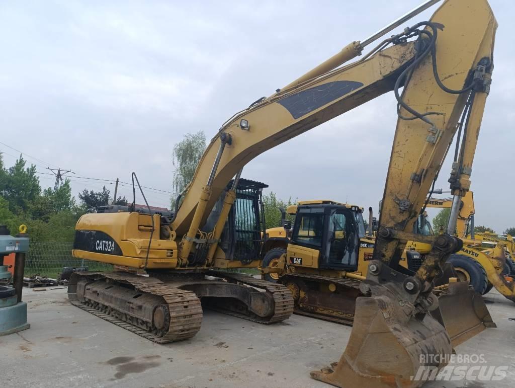 CAT 324 D Paletli ekskavatörler