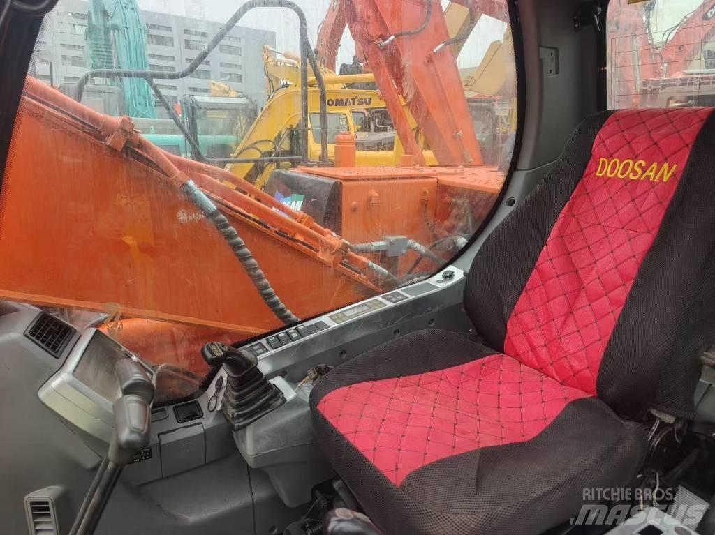 Doosan DX 140 Paletli ekskavatörler