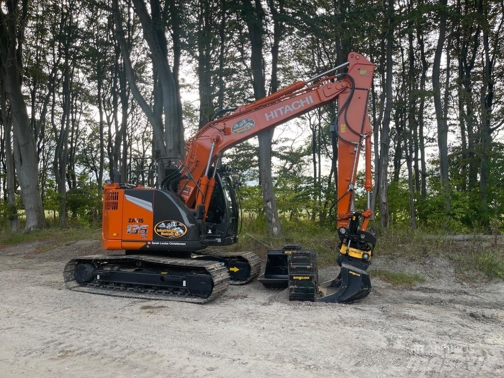 Hitachi ZX 135 US-7 Paletli ekskavatörler