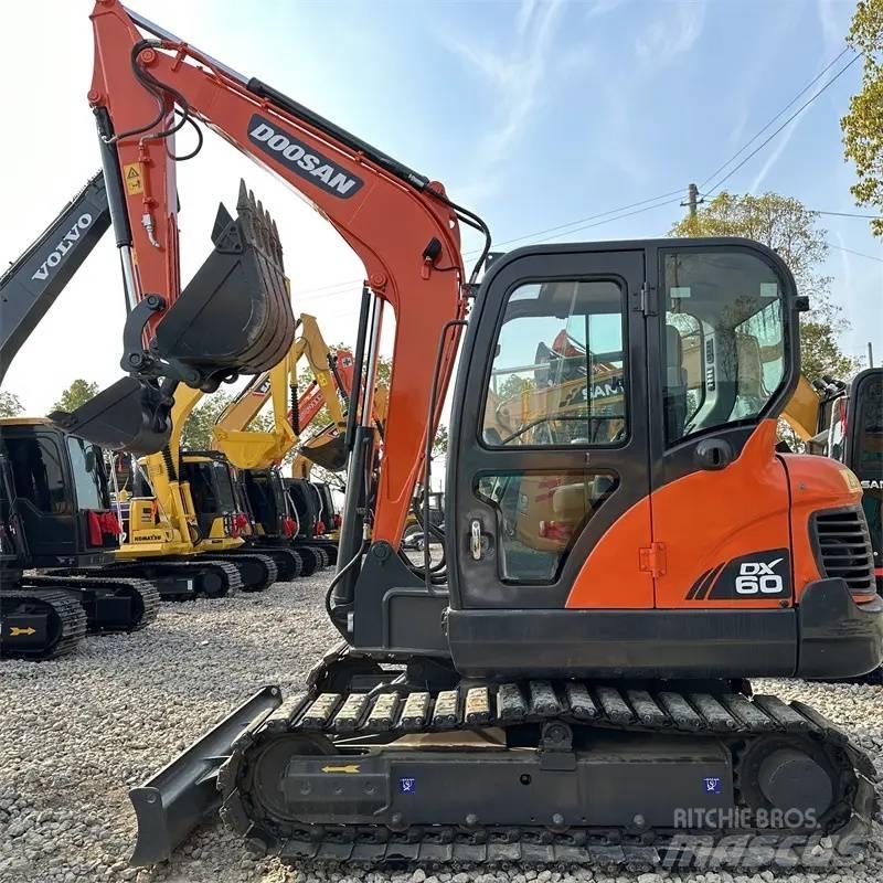 Doosan DX 60 Paletli ekskavatörler
