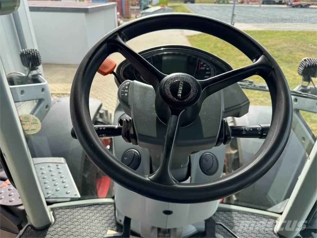 CLAAS Axion 850 Traktörler