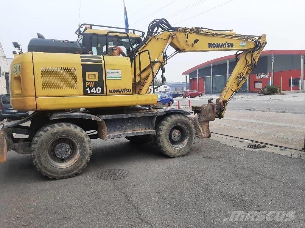 Komatsu PW 140-7 Lastik tekerli ekskavatörler