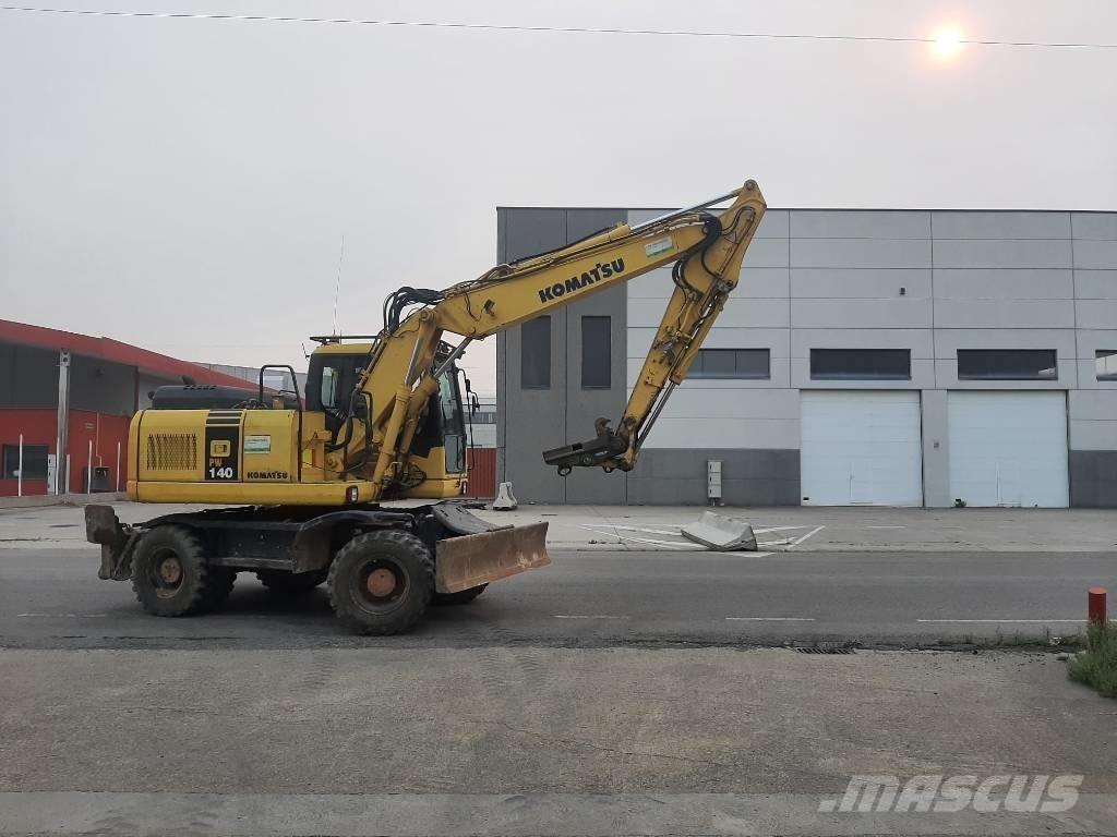 Komatsu PW 140-7 Lastik tekerli ekskavatörler