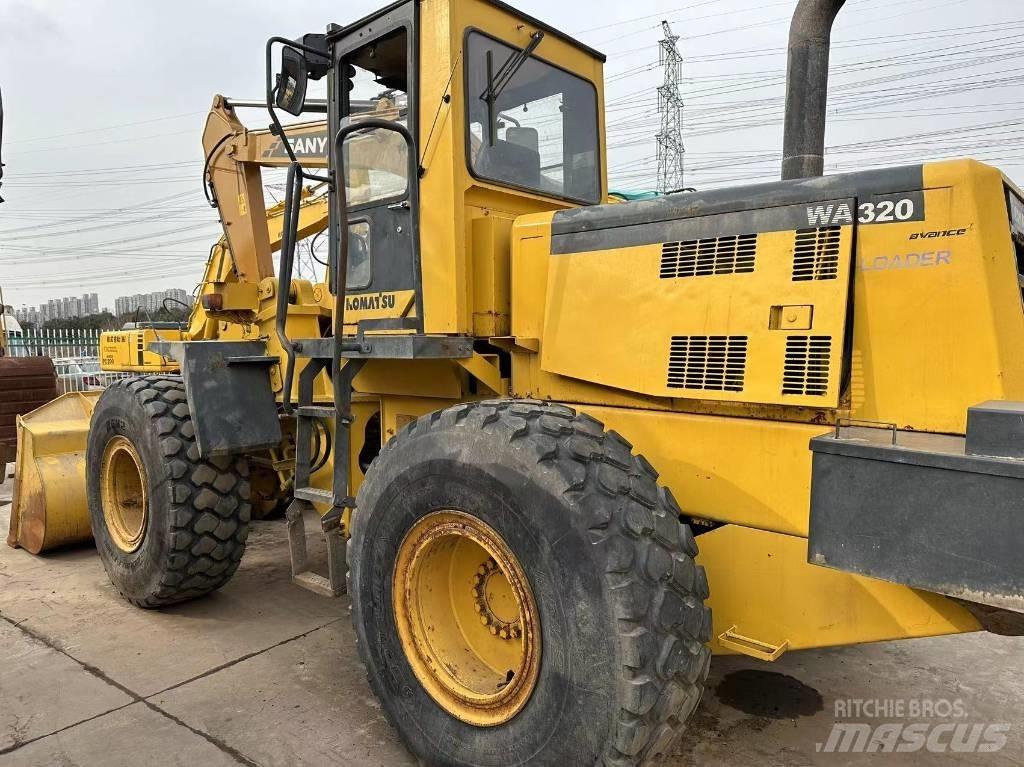 Komatsu WA 320 Tekerlekli yükleyiciler