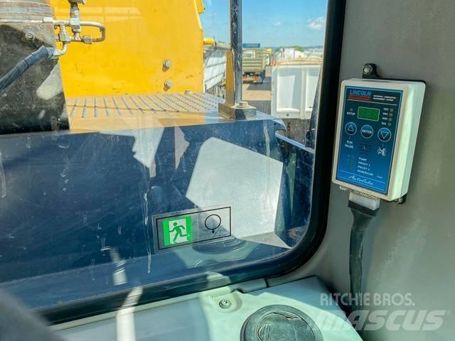 CAT 374F L Paletli ekskavatörler