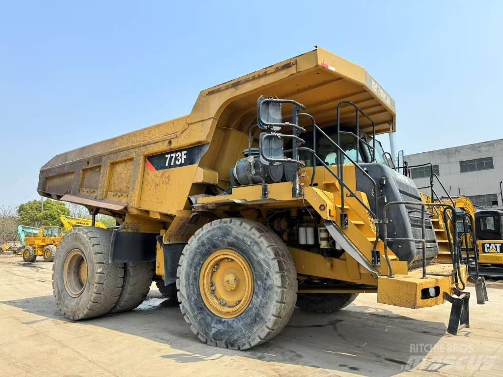 CAT 773 F Yol disi kaya kamyonu