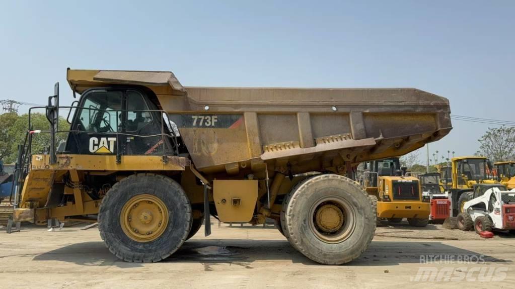 CAT 773 F Yol disi kaya kamyonu
