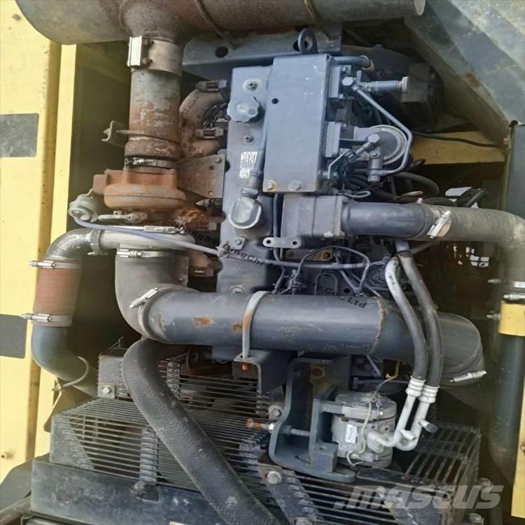 Komatsu 300 Paletli ekskavatörler