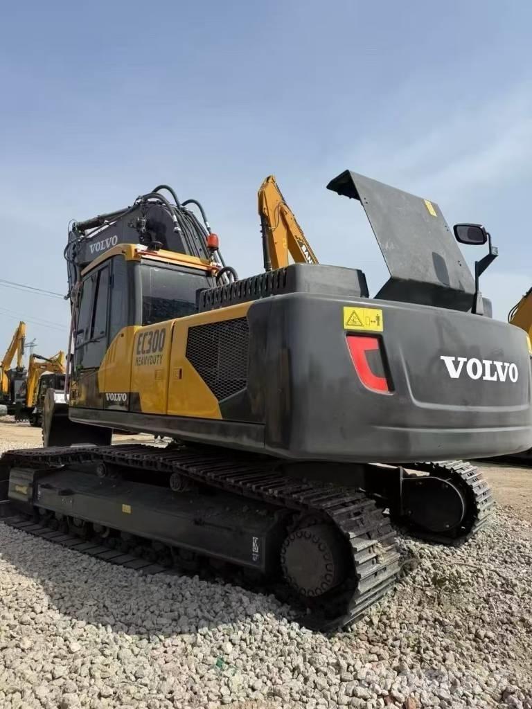 Volvo 300D Paletli ekskavatörler