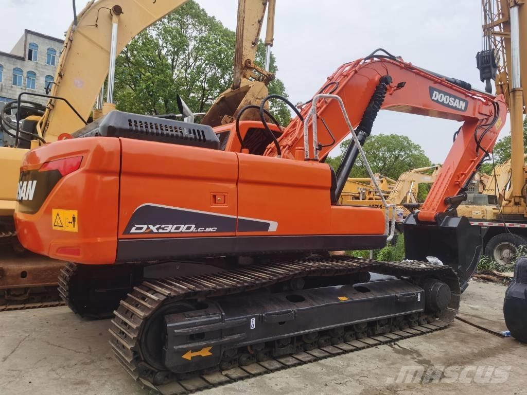 Doosan DX 300 LC Paletli ekskavatörler