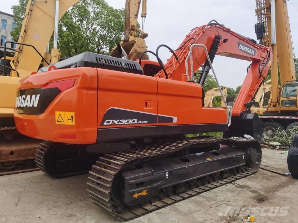 Doosan DX 300 LC Paletli ekskavatörler