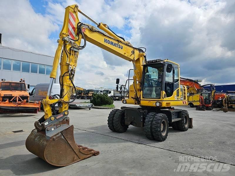 Komatsu PW 148-8 Lastik tekerli ekskavatörler