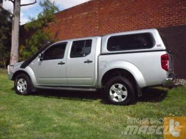 Nissan NAVARA ST-X Panel vanlar