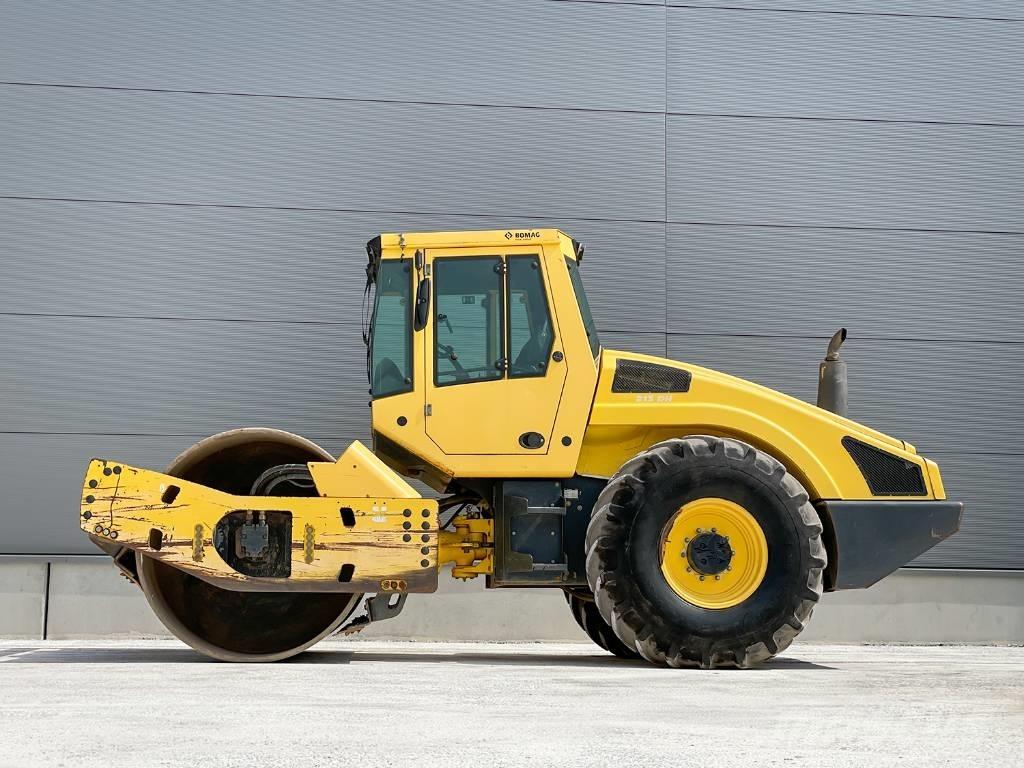 Bomag BW 213 DH-4 Tek tamburlu silindirler