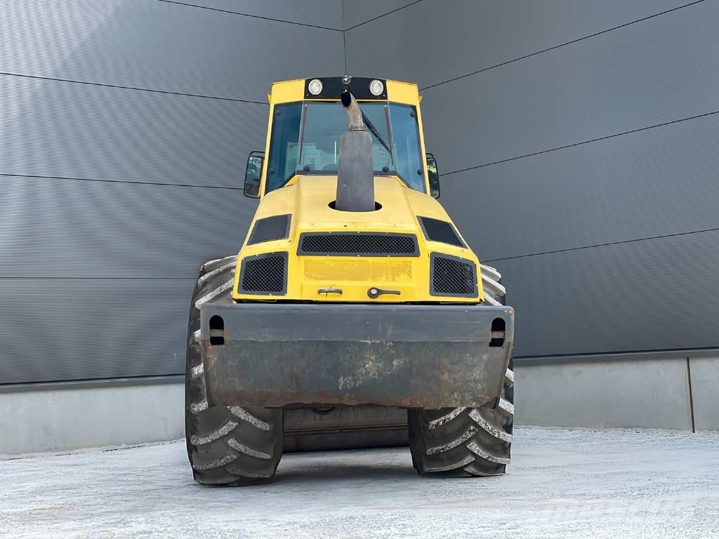 Bomag BW 213 DH-4 Tek tamburlu silindirler