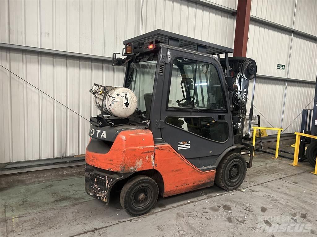 Toyota 02-8FGF25 LPG'li forkliftler