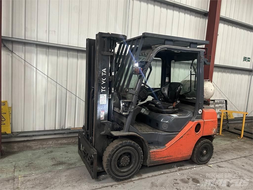 Toyota 02-8FGF25 LPG'li forkliftler