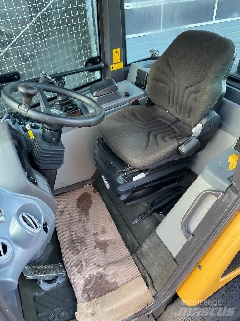 Volvo L28F Mini yükleyiciler