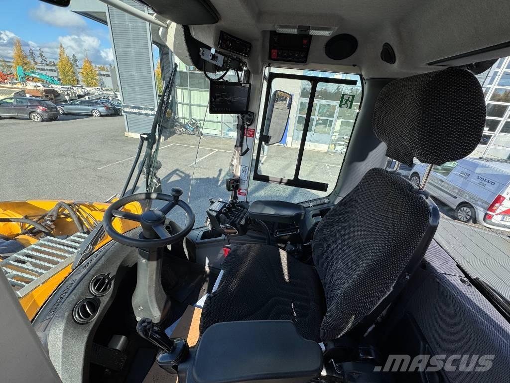 Liebherr L546 Tekerlekli yükleyiciler