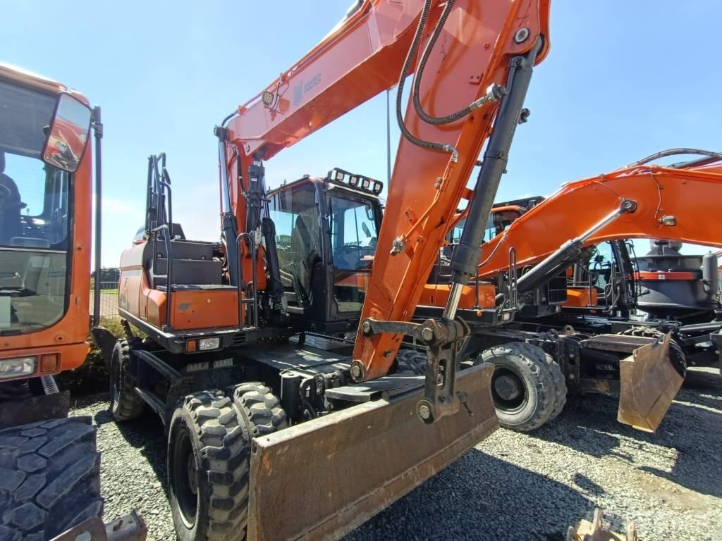 Doosan DX140W-5 Lastik tekerli ekskavatörler