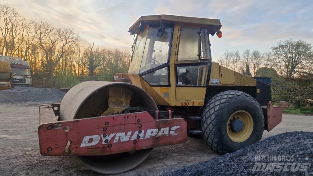 Dynapac Ca280d Çift tamburlu silindirler